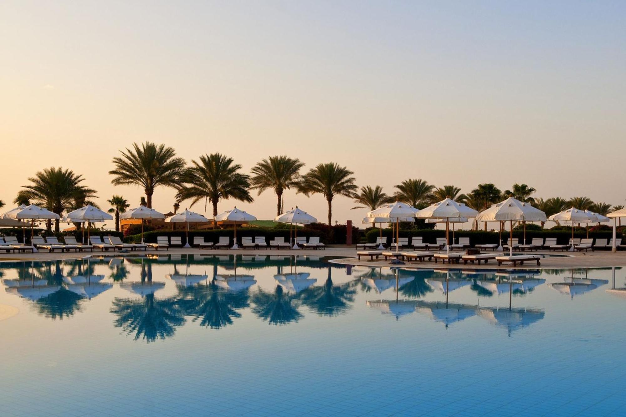 Baron Resort Sharm El Sheikh (Adults Only) Esterno foto The pool at the Jumeirah Beach Hotel