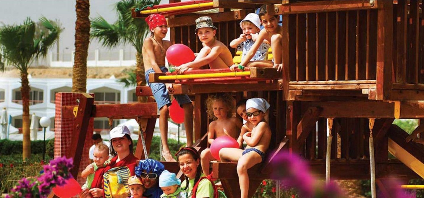 Baron Resort Sharm El Sheikh (Adults Only) Esterno foto Children at a resort in Egypt